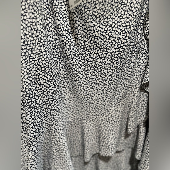 Michael Khors True Navy Basic Skirt mid length ruffle trim - Picture 4 of 4